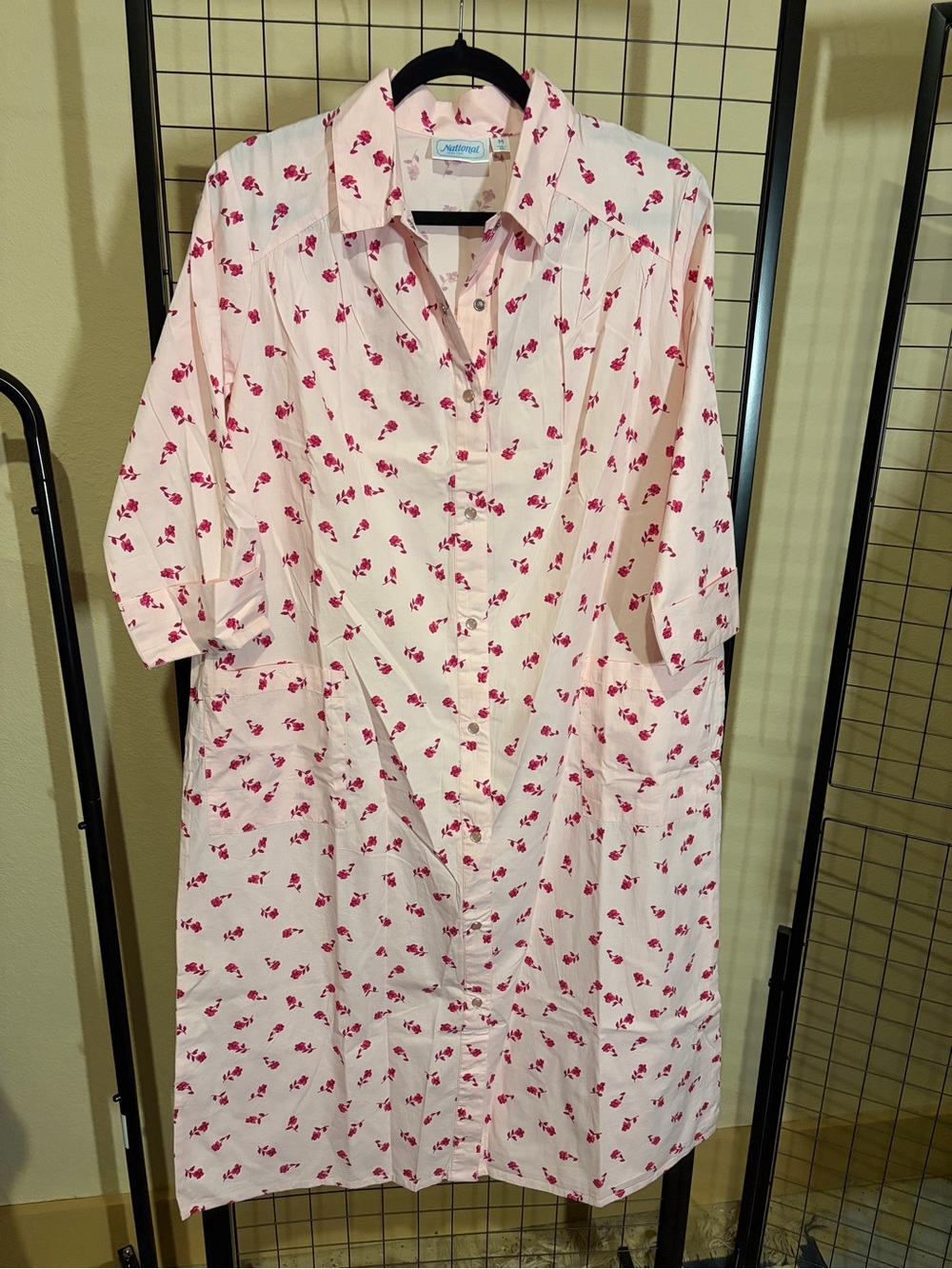 Light Pink Button-Front Floral House Coat